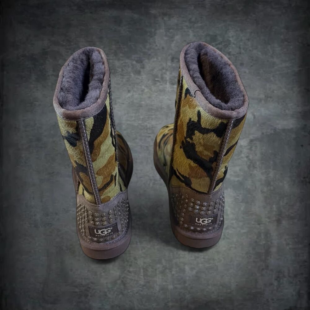 Ugg Women's multi Boots - Picture 2 of 8